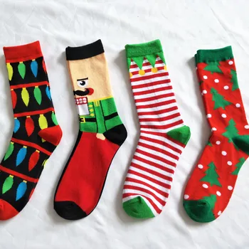 2018 Новые рождественские хлопчатобумажные носки Персонализированные мультяшные мужские носки Удобные хлопковые мужские носки