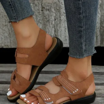 Босоножки на платформе Женщины 2023 Лето Новый Простой темперамент Римские сандалии Носить пляжную обувь Натуральная кожа Повседневная обувь Большие размеры