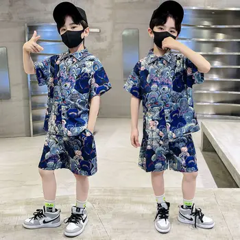 Детские летние комплекты для мальчиков 2023 года Мода 2 шт. Рубашки с коротким рукавом Топ Шорты Свободный помет Медведь Причинно-следственный чистый хлопок 5-12 лет