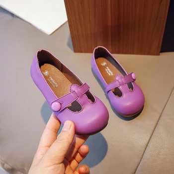 Обувь для девочек на плоской подошве с Т-образным ремешком Сплошной цвет Европейский американский стиль Детская принцесса Обувь Простая мягкая мода Детская кожаная обувь
