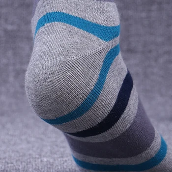 Мужчины 5 пальцев ног Чулочные изделия Спортивные носки с пятью пальцами Хлопковый экипаж Чулочно-носочные носки Мужские полосатые носки Harajuku Streetwear Носки Носки для скейтборда Изображение 2